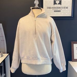Everlane half zip beige sweatshirt